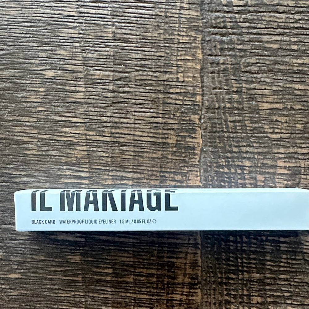 IL MAKIAGE Black Card Liquid Eyeliner